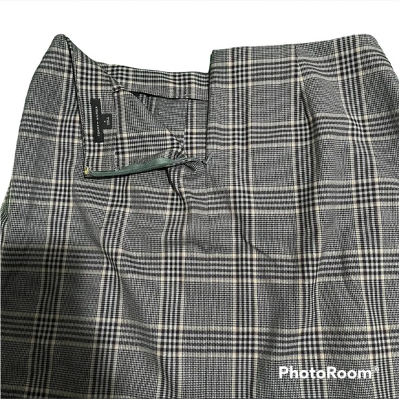 Tommy Hilfiger plaid skirt - Picture 4 of 7